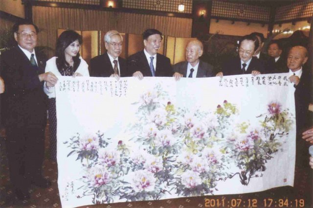 D004 高瀅老師贈予省長姜大明的畫